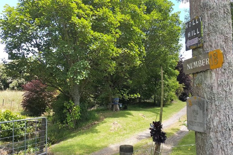 Photo of property in 18 Whakaroa Road, Kinloch, Taupo, 3385