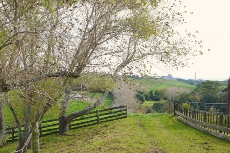 Photo of property in 890 Mangorei Road, Mangorei, New Plymouth, 4371