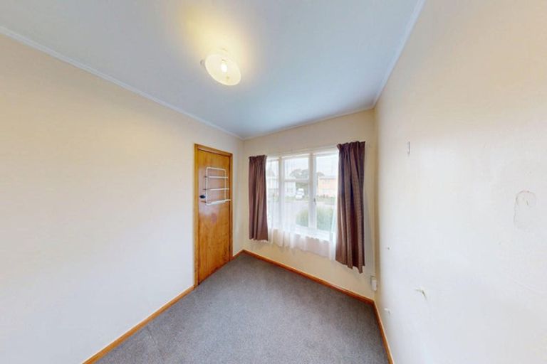 Photo of property in 11 Renfrew Place, Highbury, Palmerston North, 4412