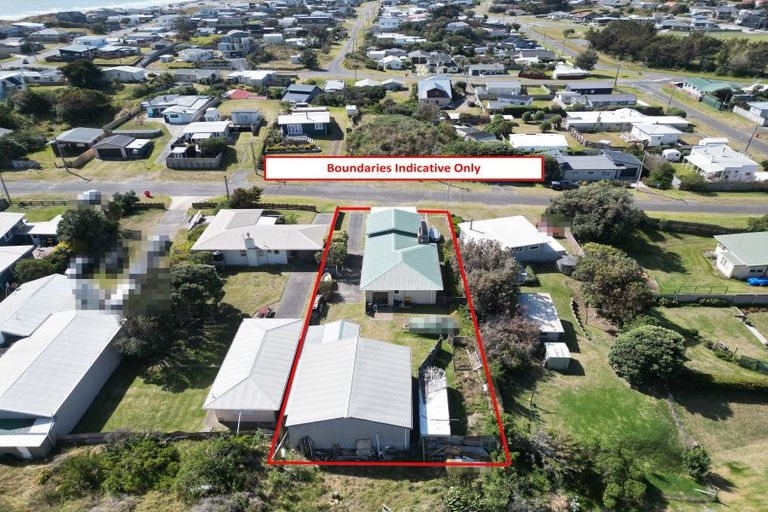 Photo of property in 14 Mack Street, Foxton Beach, Foxton, 4815