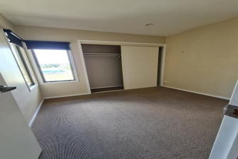 Photo of property in 9 Mt Lebanon Lane, Henderson, Auckland, 0612