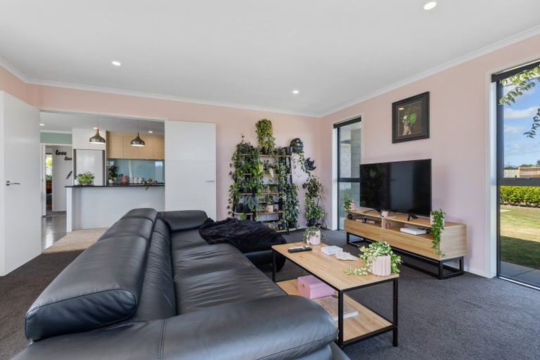 Photo of property in 14 Tangaroa Street, Waitara, 4320