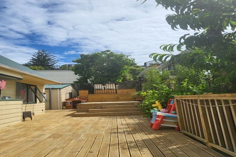 Photo of property in 1/6 Carlisle Road, Browns Bay, Auckland, 0630