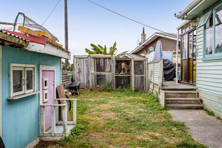 Photo of property in 85 Collins Street, Hawera, 4610