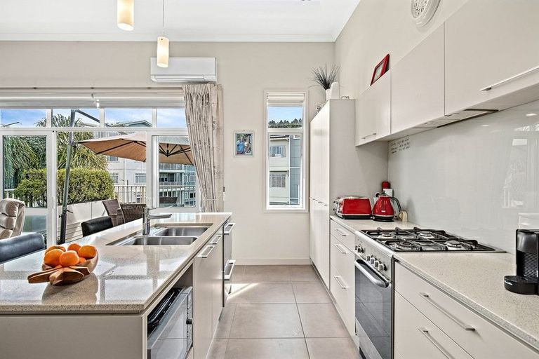 Photo of property in 5 Eaves Bush Parade, Orewa, 0931