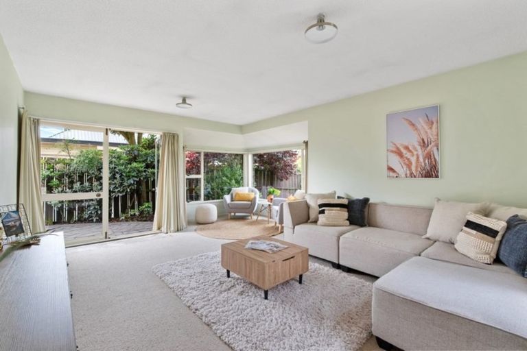Photo of property in 1/8 Gatonby Place, Avonhead, Christchurch, 8042
