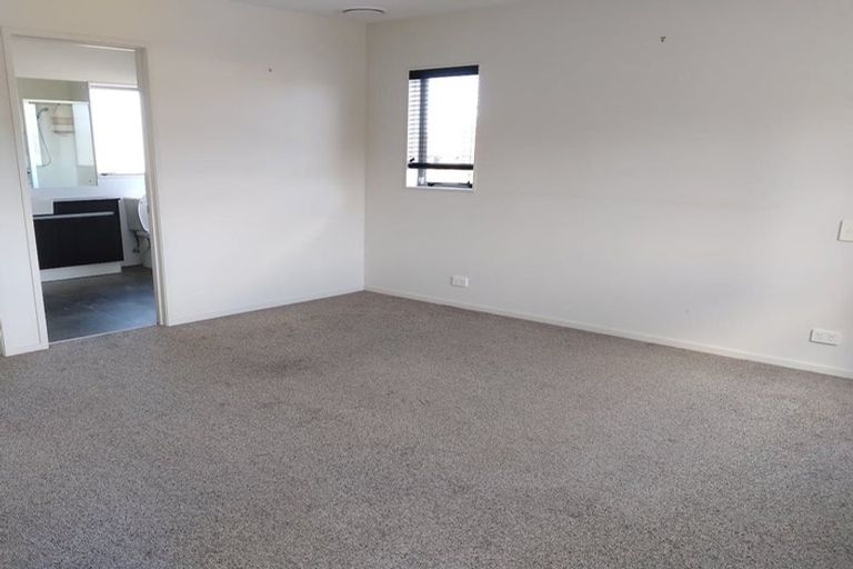 Photo of property in 7 Pickaberry Avenue, Karaka, Papakura, 2113