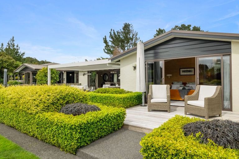 Photo of property in 36 Manutahi Road, Hillsborough, New Plymouth, 4372