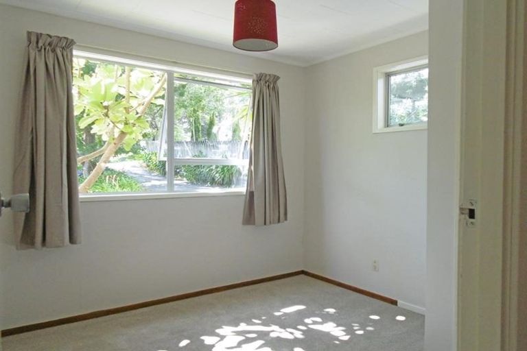 Photo of property in 2/65 Alexander Avenue, Torbay, Auckland, 0630