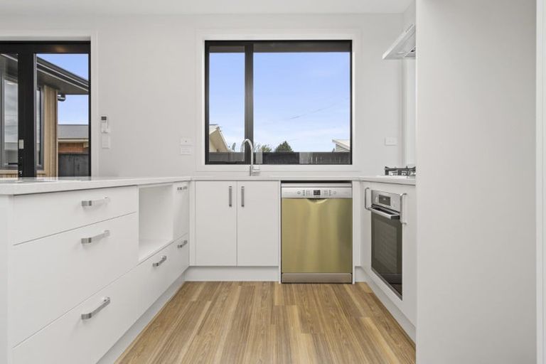 Photo of property in 1/4 Heath Street, Saint Andrews, Hamilton, 3200