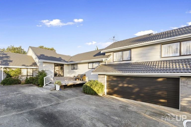 Photo of property in 6 Picasso Drive, West Harbour, Auckland, 0618