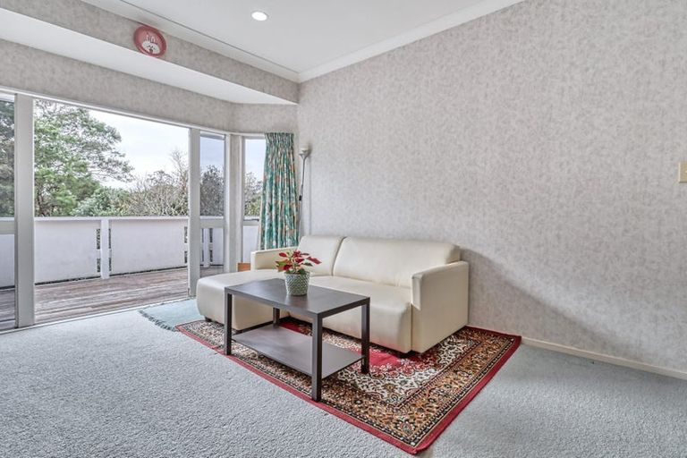 Photo of property in 10 Belvedere Court, West Harbour, Auckland, 0618