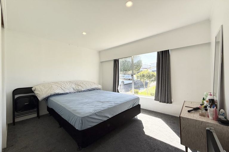 Photo of property in 1/5 Merriefield Avenue, Forrest Hill, Auckland, 0620