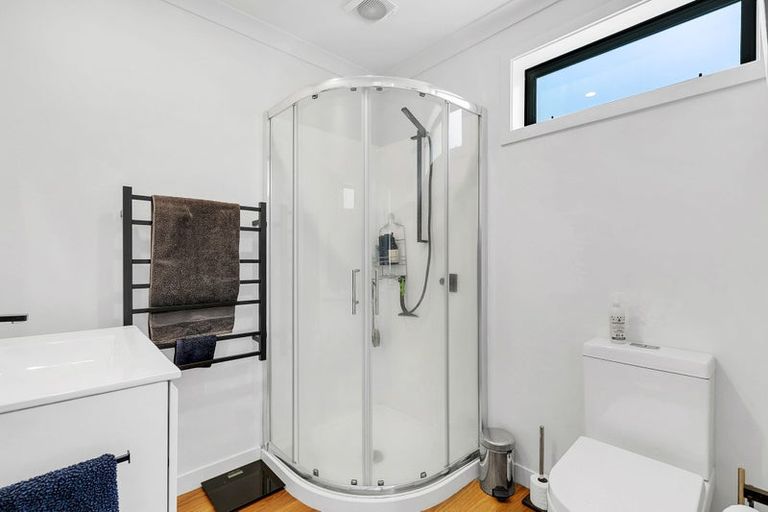 Photo of property in 2 Ara Paripari, Tawa, Wellington, 5028