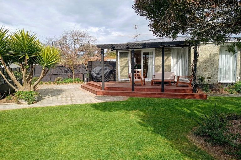 Photo of property in 8 Roberta Drive, Somerfield, Christchurch, 8024