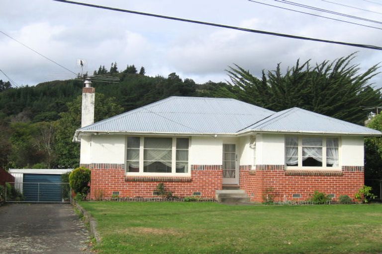 Photo of property in 19 Montgomery Crescent, Clouston Park, Upper Hutt, 5018