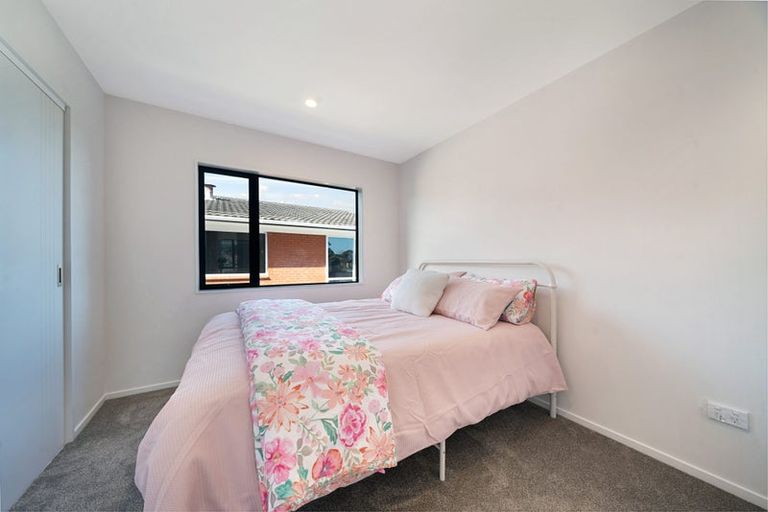 Photo of property in 1/2a Mantra Road, Massey, Auckland, 0614