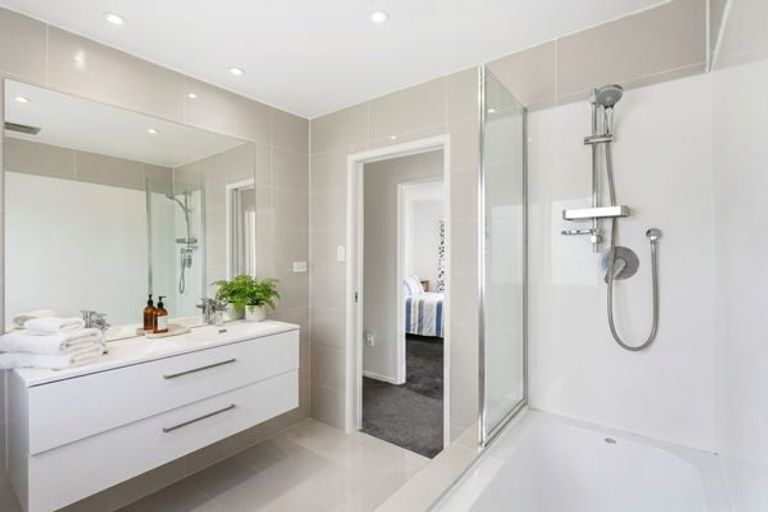 Photo of property in 820 Whangaparaoa Road, Manly, Whangaparaoa, 0930