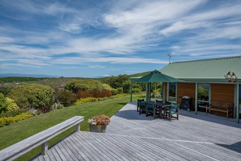 Photo of property in 8 Cameron Drive, Acacia Bay, Taupo, 3385