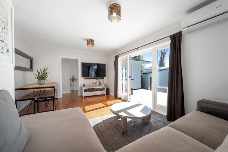 Photo of property in 2/12 Pandora Place, Pakuranga, Auckland, 2010