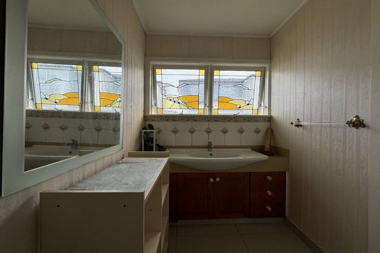 Photo of property in 295 Swanson Road, Ranui, Auckland, 0612