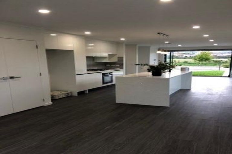 Photo of property in 12 Waikaha Street, Pokeno, 2472