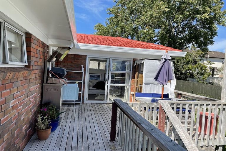 Photo of property in 2/123 Pigeon Mountain Road, Half Moon Bay, Auckland, 2012