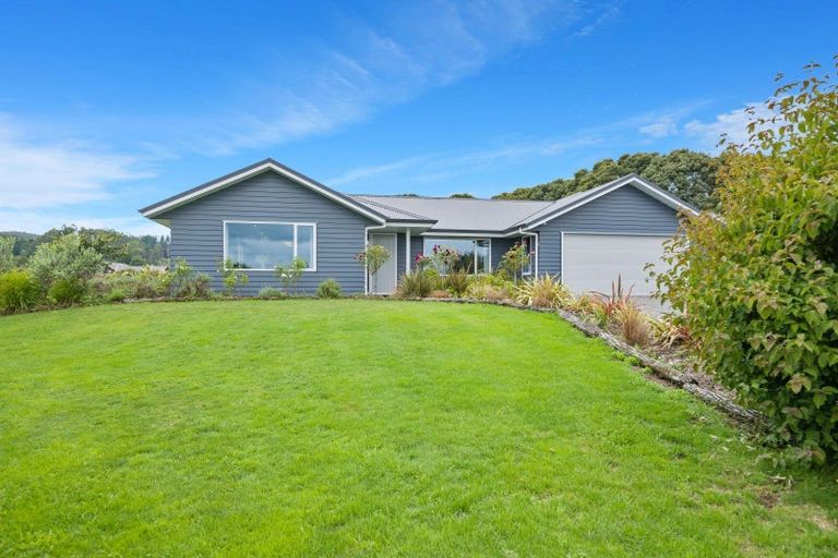 Photo of property in 26 Lacebark Drive, Kinloch, Taupo, 3377