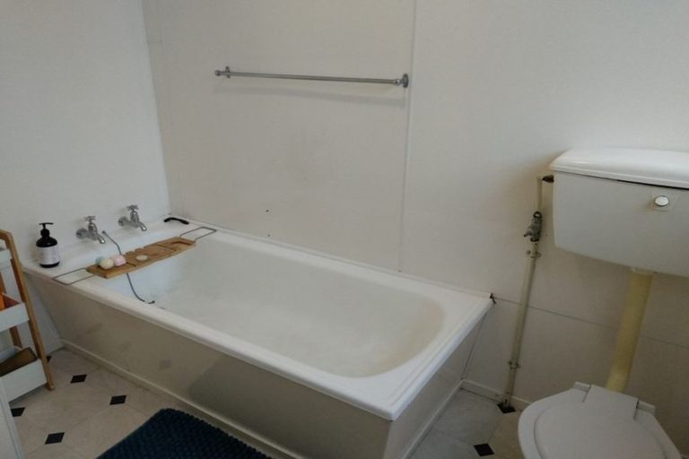 Photo of property in 52 Kirkcaldy Street, South Dunedin, Dunedin, 9012