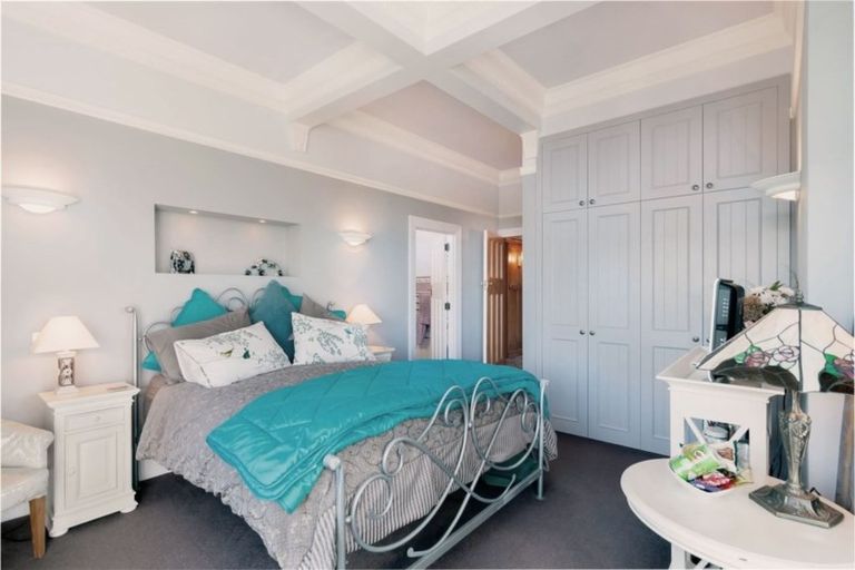 Photo of property in 85 Dyers Pass Road, Cashmere, Christchurch, 8022