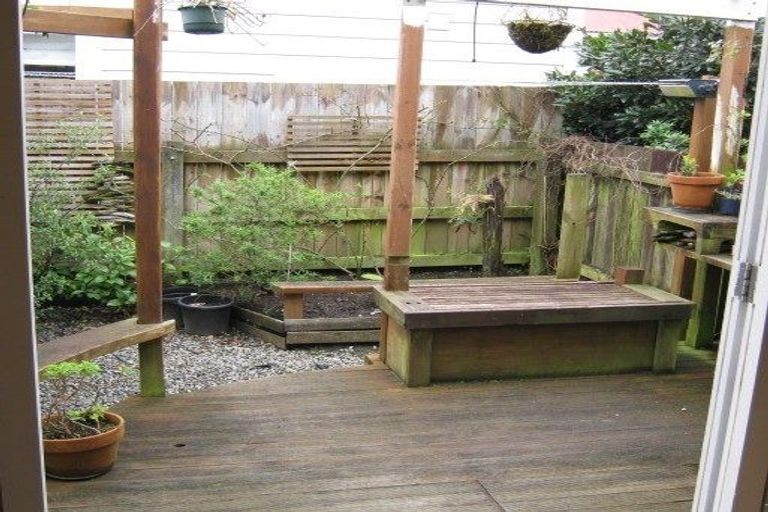 Photo of property in 170 Tasman Street, Mount Cook, Wellington, 6021