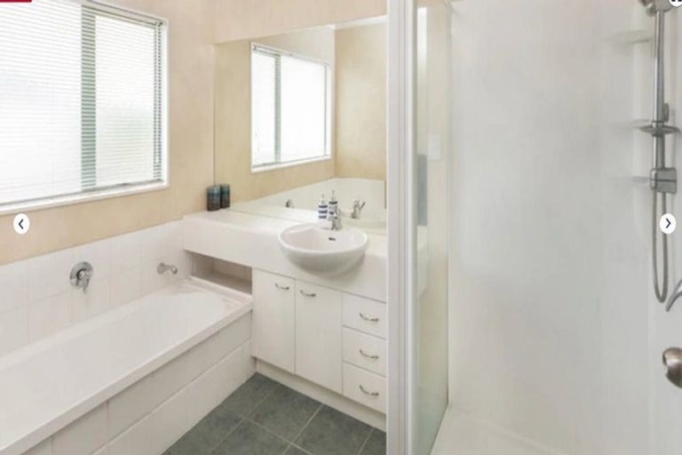 Photo of property in 70 Armoy Drive, East Tamaki, Auckland, 2016