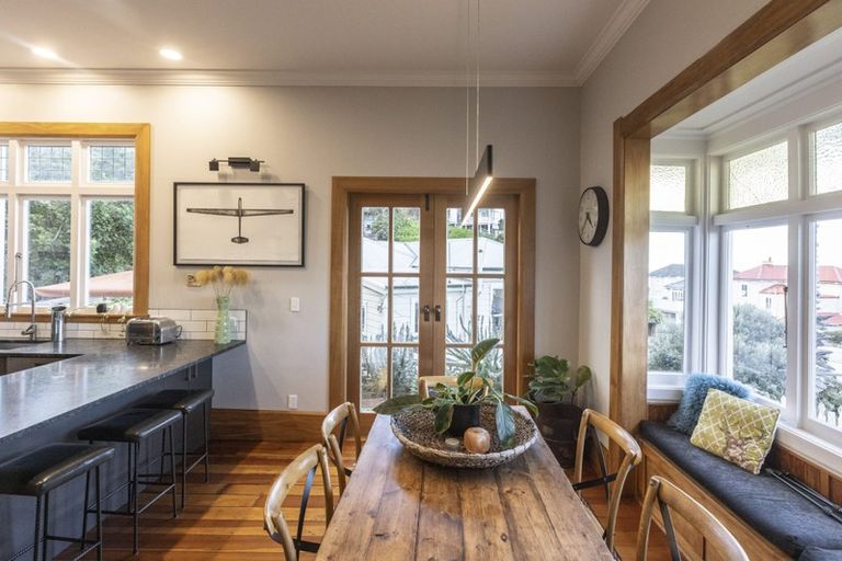 Photo of property in 16 Brewster Street, Bluff Hill, Napier, 4110