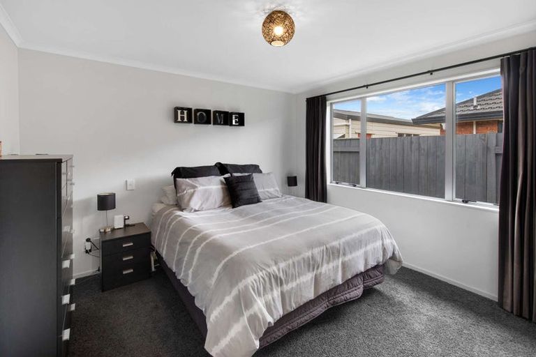 Photo of property in 28 Branigan Parade, Kelvin Grove, Palmerston North, 4414