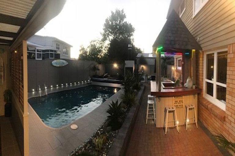 Photo of property in 30a Te Atatu Road, Te Atatu South, Auckland, 0610