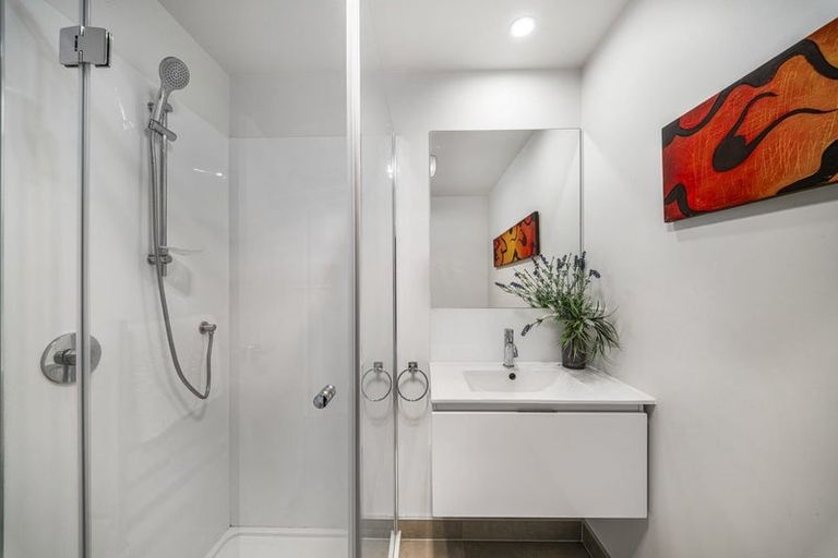 Photo of property in 40 Clay Works Lane, New Lynn, 0600