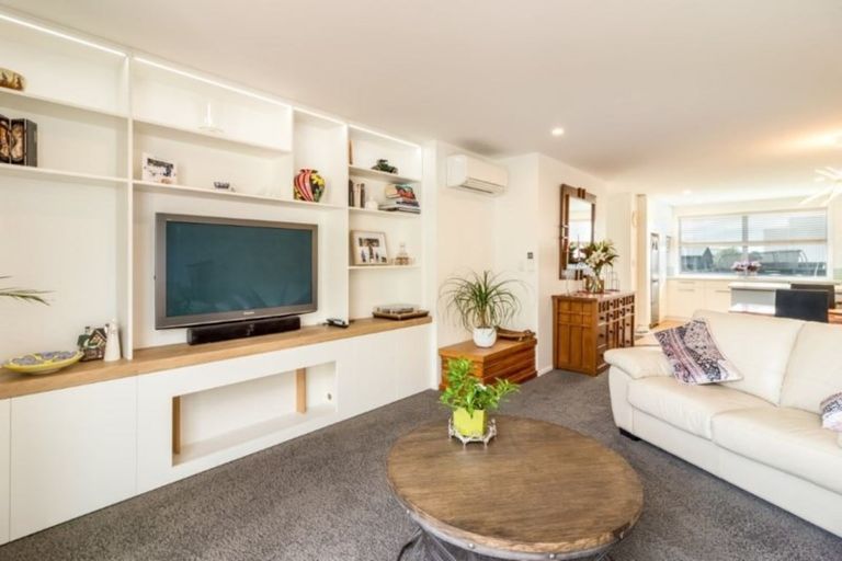 Photo of property in 93b Beachville Road, Redcliffs, Christchurch, 8081