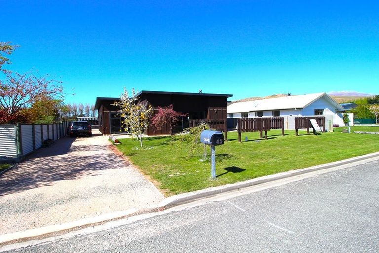 Photo of property in 41 Freyberg Avenue, Kurow, 9435