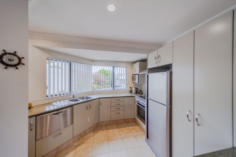 Photo of property in 58g Guppy Road, Greenmeadows, Napier, 4112