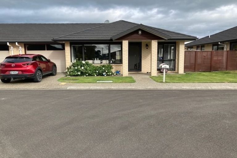 Photo of property in 15 Ian Peter Way, Otaki, 5512