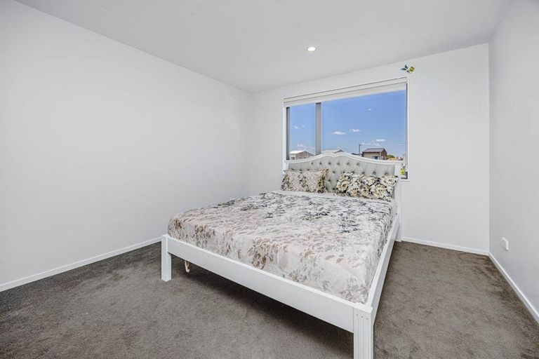 Photo of property in 42 Dignity Street, Papakura, 2110