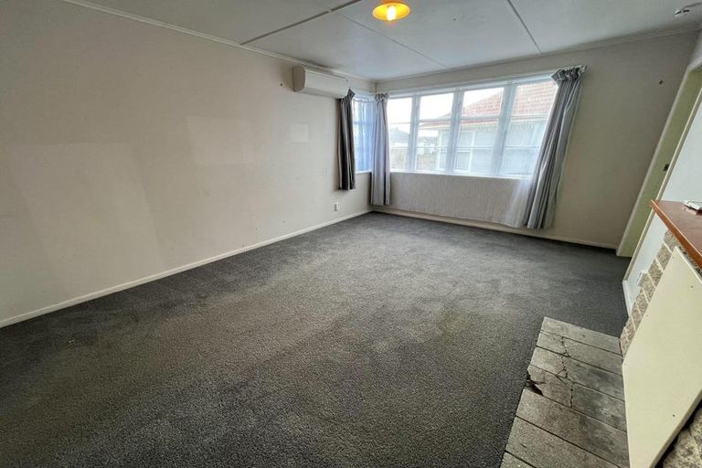 Photo of property in 18 Goldsmith Crescent, Levin, 5510