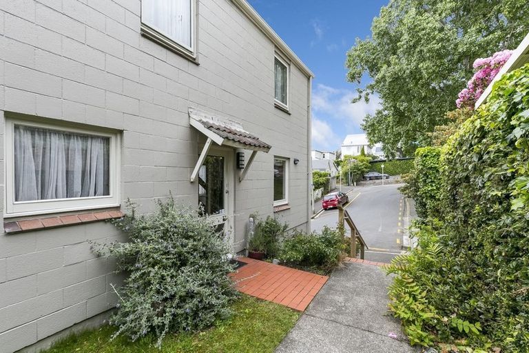 Photo of property in 24 Cottleville Terrace, Thorndon, Wellington, 6011