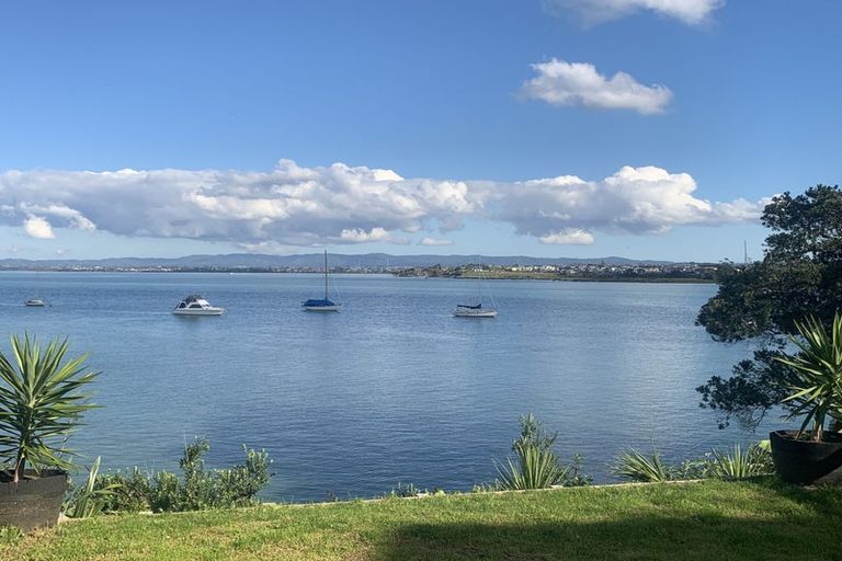 Photo of property in 122 Aeroview Drive, Beach Haven, Auckland, 0626