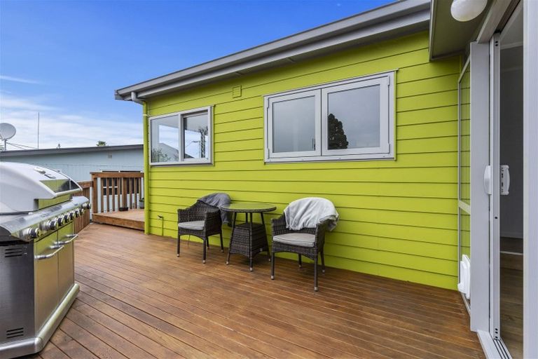 Photo of property in 18 Athenree Road, Athenree, Katikati, 3177