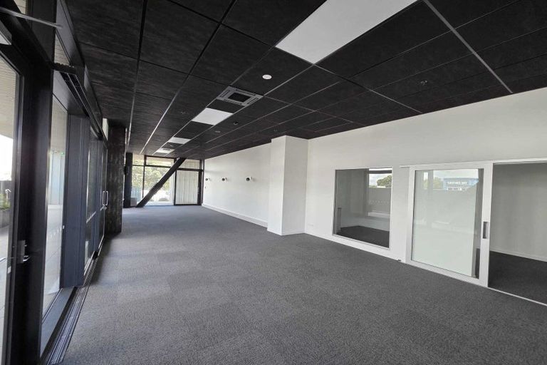 Photo of property in 2/11a Customs Quay, Ahuriri, Napier, 4110