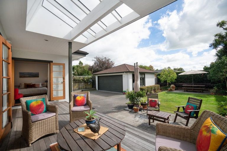 Photo of property in 37 Manapouri Crescent, Hokowhitu, Palmerston North, 4410