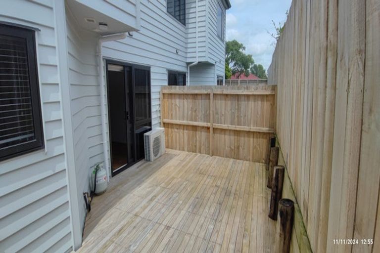 Photo of property in 2/72 Howe Street, Howick, Auckland, 2014