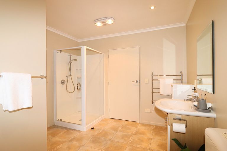 Photo of property in 28 Deller Drive, Carterton, 5713