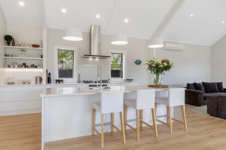 Photo of property in 14 Shearwater Lane, Point Wells, 0986